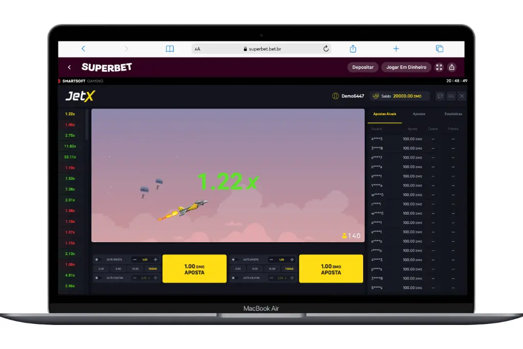 Interface do jogo JetX aberta em um navegador no MacBook. A tela mostra um jato decolando e um multiplicador verde de 1.22x no centro. Abaixo da animação, há dois painéis de apostas amarelos. Na lateral esquerda, uma coluna exibe o histórico de resultados anteriores, e à direita, uma lista de apostas em tempo real de outros jogadores.